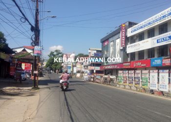 പണിമുടക്ക്: കോട്ടയത്തു അനിഷ്ട സംഭവങ്ങൾ കുറവ്. തിരുവല്ലയില്‍ ബാങ്കുകള്‍ അടപ്പിച്ചു, പമ്പ  കെ എസ ആർ ടി സി സർവീസ് നടത്തുന്നു.  കടകമ്പോളങ്ങൾ അടഞ്ഞു കിടക്കുന്നു. കൊച്ചിയിൽ പൂർണം