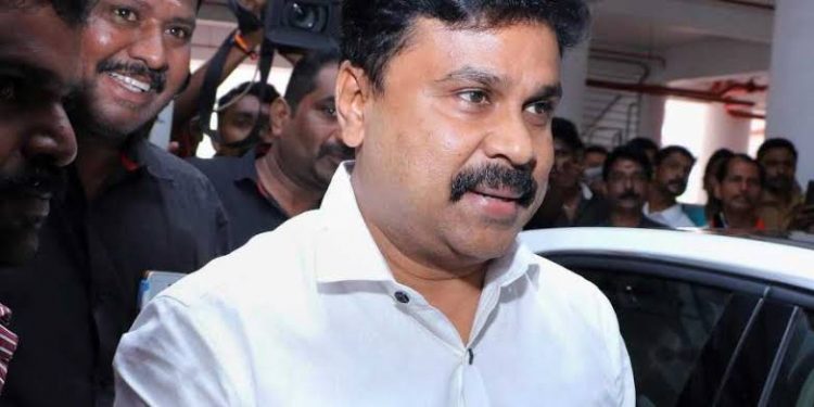 നടി അക്രമിക്കപ്പെട്ട സംഭവം: വീണ്ടും ഹർജിയുമായി ദിലീപ്, സാക്ഷി വിസ്താരം നിർത്തിവയ്ക്കണമെന്ന് ആവശ്യം