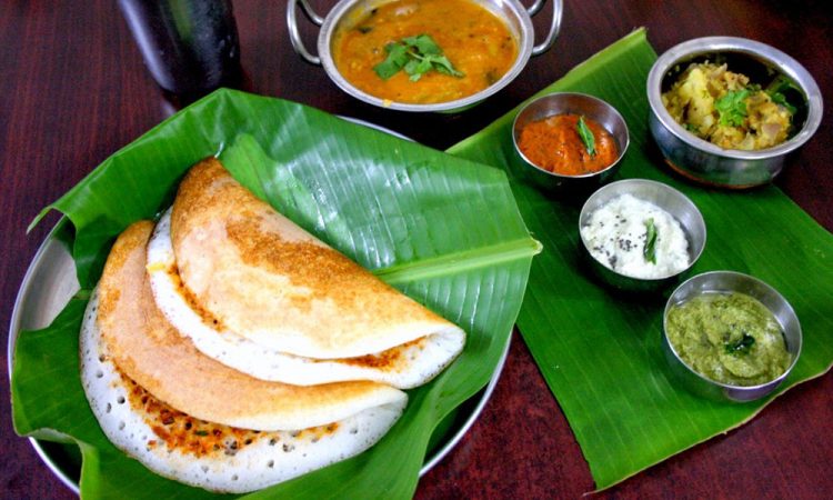 കോ​ട്ട​യം കു​ഞ്ഞ​ച്ച​ൻ ദോ​ശ, ഉ​ണ്ട​ക്ക​ണ്ണ​ൻ ദോ​ശ, ലു​ട്ടാ​പ്പി ദോ​ശ, ല​ജ്ജാ​വ​തി ദോ​ശ, കു​ട്ടി​ച്ചാ​ത്ത​ൻ ദോ​ശ കൂടാതെ ചി​ക്ക​ൻ പൊ​ട്ടി​ത്തെ​റി, പാ​ൽ​ക്കാ​ര​ൻ ചി​ക്ക​ൻ, വീ​ര​പ്പ​ൻ ചി​ക്ക​ൻ, ബാ​ഹു​ബ​ലി ബ​ർ​ഗ​ർ ഇവയൊക്കെ കഴിക്കണമെങ്കിൽ കോട്ടയത്തേക്ക് പോരൂ..