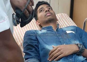 സീ​റ്റി​നു​ള്ളി​ൽ കാ​ൽ കു​ടു​ങ്ങി​യ​തി​നാ​ൽ എഴുന്നേൽക്കാൻ കഴിയാത്ത തന്റെ ശരീരത്തിൽ മാസകഷണങ്ങളും ആളുകളും ചിതറി വീണു  ..  ഭയം നിറഞ്ഞ അങ്കമാലി സ്വദേശി അജയ്ക്ക്  ജീവിതം തിരിച്ചു കിട്ടിയെന്നു ഇപ്പോഴും വിശ്വാസമില്ല.