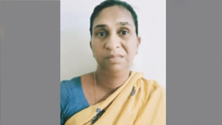 കുഞ്ഞൂഞ്ഞിന്റെ നാട്ടിൽ നിന്നൊരു തട്ടിപ്പിന്റെ കഥ !!  പുതുപ്പള്ളിയിൽ സ്വ​കാ​ര്യ ബ​സി​ൽ നി​ന്ന് വീ​ട്ട​മ്മ​യു​ടെ അ​ര​ല​ക്ഷം രൂ​പ ത​ട്ടി​യെ​ടു​ത്ത കേ​സി​ൽ അ​റ​സ്റ്റി​ലാ​യ സ്ത്രീ​യെ റി​മാ​ൻ​ഡ് ചെ​യ്തു