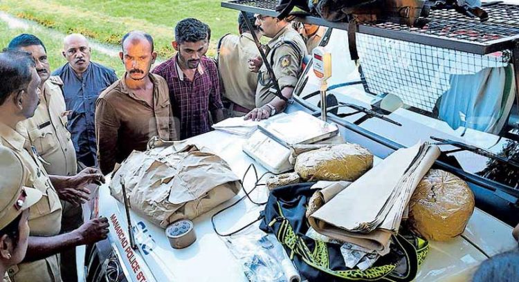 മണർകാട് നാലുമണിക്കാറ്റിൽ കഞ്ചാവും; കഞ്ചാവുമായി എത്തിയ രണ്ടംഗ സംഘത്തെ പൊലീസ് പിടികൂടി
