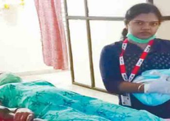 ലോക്ക് ഡൗണിൽ പ്രസവ വേദന; യുവതി ആംബുലൻസിൽ പ്രസവിച്ചു; സംഭവം കോട്ടയം അമയന്നൂരിൽ