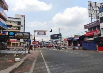അടച്ചുപൂട്ടി കേരളം; വീട്ടിലിരിക്കാത്തവരെ പിടികൂടും, ലോക്ക്ഡൗൺ അറിയേണ്ടതെല്ലാം