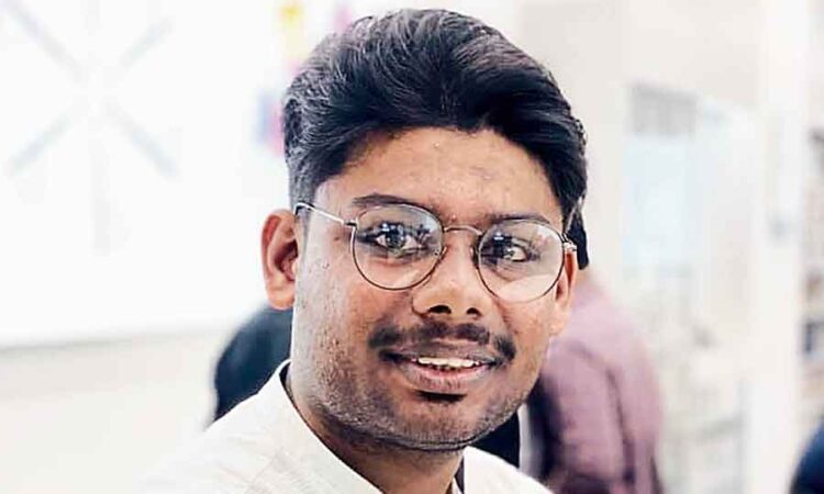 പഴം വാങ്ങാൻ പോയ യുവാവിനെ പിടിച്ച് വലിച്ചിറക്കി പാരിപ്പള്ളി പോലീസ് ; അപമര്യാദയായി പെരുമാറിയാൽ കർശന നടപടിയെന്ന് ഡി ജി പി