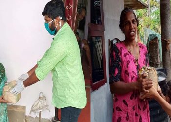 ലോക്ക് ഡൌൺ; മാങ്ങാനത്ത് സ്‌തുത്യർഹമായ സേവനം കാഴ്ച വെച്ച് ബി ജെ പി സേവാ ഭാരതി പ്രവർത്തകരും, റേഷൻ സാധനങ്ങൾ വാങ്ങുവാൻ ബുദ്ധിമുട്ടുള്ളവർക്ക് ഇവർ എത്തിച്ച് നൽകും;