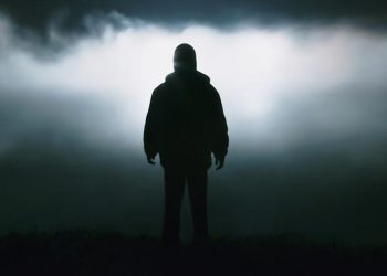 ബ്ലാക്ക്മാൻ വലയിലായി: മുറിയിൽ നിന്നും കണ്ടെടുത്തത് ബ്ലാക്ക്മാന്റെ പലതരം വസ്ത്രങ്ങൾ