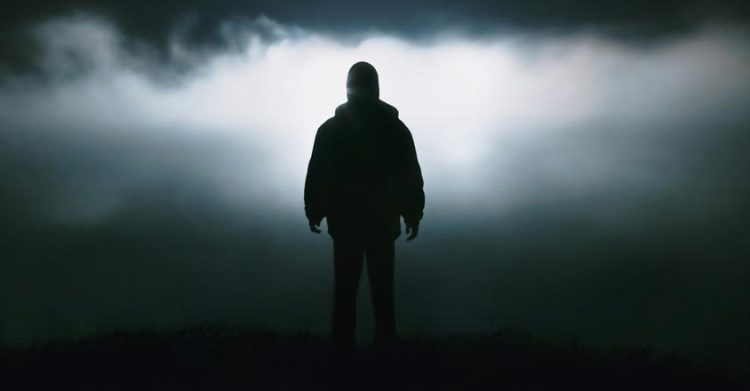 ബ്ലാക്ക്മാൻ വലയിലായി: മുറിയിൽ നിന്നും കണ്ടെടുത്തത് ബ്ലാക്ക്മാന്റെ പലതരം വസ്ത്രങ്ങൾ