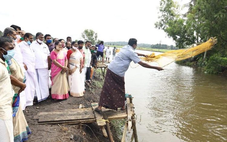 കൊല്ലാട് പാറയ്ക്കൽ കടവ് ടൂറിസംവലവീശ്‌ ഉത്സവം തിരുവഞ്ചൂർ രാധാകൃഷ്ണൻ എം എൽ എ ഉത്ഘാടനം ചെയ്തു. 