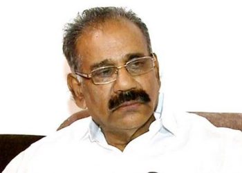 സർക്കാർ ഉത്തരവ് ഇറക്കുന്നത് വരെ സ്വകാര്യ ബസുകൾ കൂടിയ നിരക്ക് ഈടാക്കരുത്; കോടതി സ്‌റ്റേ മാത്രമാണ് നൽകിയത്: ഗതാഗത മന്ത്രി