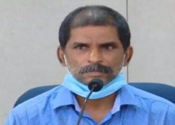 ഹാൾ ടിക്കറ്റിലെ കയ്യക്ഷരം അഞ്ജുവിന്റേതല്ല; പ്രിൻസിപ്പലിനും അധ്യാപകനുമെതിരെ നടപടിയെടുക്കണം; അഞ്ജുവിന്റെ അച്ഛൻ