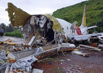 കരിപ്പൂരിൽ വിമാനം രണ്ട് തവണ ലാൻഡ് ചെയ്യാൻ ശ്രമിച്ചതായി ജനപ്രിയ ആഗോള ഫ്ലൈറ്റ് ട്രാക്കർ വെബ്‌സൈറ്റിൽ നിന്നുള്ള ഡേറ്റ