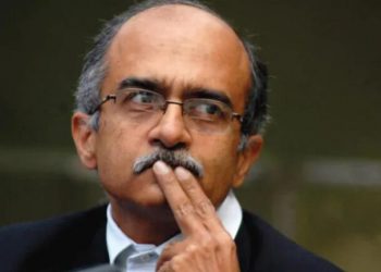 കോടതി അലക്ഷ്യ കേസിൽ പ്രശാന്ത് ഭൂഷണിന് സുപ്രീംകോടതി ഒരു രൂപ പിഴ വിധിച്ചു:  പിഴ അടച്ചില്ലെങ്കിൽ മൂന്നു മാസം തടവ് ശിക്ഷ