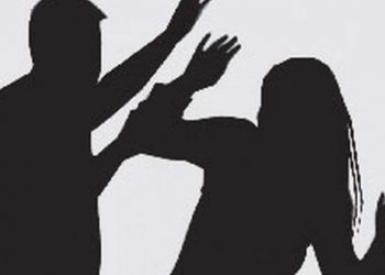 വിവാഹിതയായ യുവതിയോട് 26 കാരന് പ്രേമം ! തന്നെ ശല്യം ചെയ്യരുതെന്ന് യുവതി പല തവണ ആവര്‍ത്തിച്ചിട്ടും പിന്മാറാതെ യുവാവ്; ഒടുവില്‍ യുവതിയെ കുത്തി പരിക്കേല്‍പ്പിക്കുകയും ചെയ്തു…