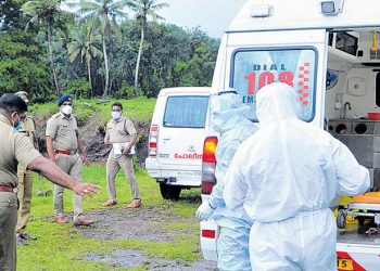 ആംബുലൻസ് ഡ്രൈവറിൽനിന്ന് ലൈംഗിക അതിക്രമം നേരിട്ട പെൺകുട്ടി കോവിഡ് വാർഡിൽ  ആത്മഹത്യയ്ക്കു ശ്രമിച്ചു; സംഭവം കോട്ടയത്ത്