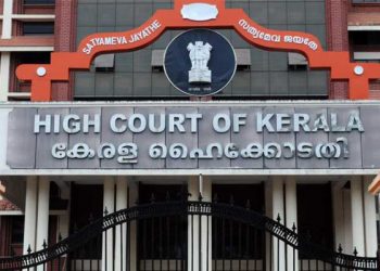 ചികിത്സ കിട്ടാതെ ഗർഭസ്ഥ ശിശുക്കൾ മരിച്ച സംഭവം: ക്രിമിനൽ കേസ് രജിസ്റ്റർ ചെയ്ത് അന്വേഷണം നടത്തണം എന്നാവശ്യപ്പെട്ട് ഹൈക്കോടതിയിൽ ഹർജി