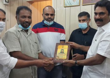 ബാബു നിലമ്പൂരിന് യാത്രയയപ്പ് നല്കി.