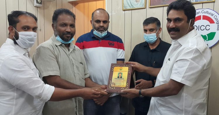 ബാബു നിലമ്പൂരിന് യാത്രയയപ്പ് നല്കി.