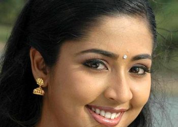 നവ്യ ആശ്വാസത്തിലാണ്… അന്നത്തെ വേഷം ഇന്നായിരുന്നെങ്കില്‍ ആളുകള്‍ എന്നെ വലിച്ചുകീറി ഒട്ടിച്ചേനെ