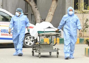 കളമശേരി മെഡിക്കല്‍ കോളജില്‍ ചികിത്സാ വീഴ്ച; കൊവിഡ് രോഗി മരിച്ചത് ഓക്സിജന്‍ ലഭിക്കാതെ; വെളിപ്പെടുത്തി നഴ്‌സിങ് ഓഫിസര്‍; നിയമനടപടിക്കൊരുങ്ങി കുടുംബം, നടപടിയാവശ്യപ്പെട്ട് ഹൈബി ഈഡന്‍ എം.പി മുഖ്യമന്ത്രിക്കും ആരോഗ്യമന്ത്രിക്കും കത്ത് നല്‍കി