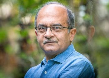 ചീഫ് ജസ്റ്റിസിനെ വിമര്‍ശിച്ച് ട്വീറ്റ്; പ്രശാന്ത് ഭൂഷണെതിരെ വീണ്ടും പരാതി