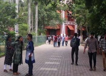 സംസ്ഥാനത്ത് കോളേജുകള്‍ ജനുവരി നാല് മുതല്‍ തുറക്കും; ശനിയാഴ്ചകളിലും ക്ലാസ്സ്