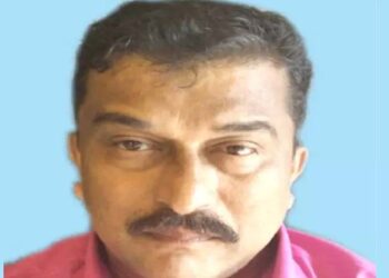 കറുകച്ചാലിൽ ഓ​ട്ടോ​റി​ക്ഷ ഓ​ടി​ക്കു​ന്ന​തി​നി​ട​യി​ൽ ഹൃ​ദ​യാ​ഘാ​തം;  നി​യ​ന്ത്ര​ണം​വി​ട്ട വാ​ഹ​നം മ​റി​ഞ്ഞ് ഡ്രൈ​വ​ർ മ​രി​ച്ചു