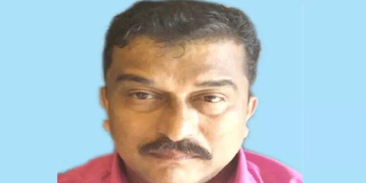 കറുകച്ചാലിൽ ഓ​ട്ടോ​റി​ക്ഷ ഓ​ടി​ക്കു​ന്ന​തി​നി​ട​യി​ൽ ഹൃ​ദ​യാ​ഘാ​തം;  നി​യ​ന്ത്ര​ണം​വി​ട്ട വാ​ഹ​നം മ​റി​ഞ്ഞ് ഡ്രൈ​വ​ർ മ​രി​ച്ചു