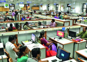 ശനിയാഴ്ച അവധി ഇല്ല; സര്‍ക്കാര്‍ ഓഫീസുകളുടെ പ്രവര്‍ത്തനം സാധാരണ നിലയിലേക്ക്