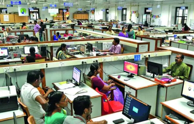 ശനിയാഴ്ച അവധി ഇല്ല; സര്‍ക്കാര്‍ ഓഫീസുകളുടെ പ്രവര്‍ത്തനം സാധാരണ നിലയിലേക്ക്