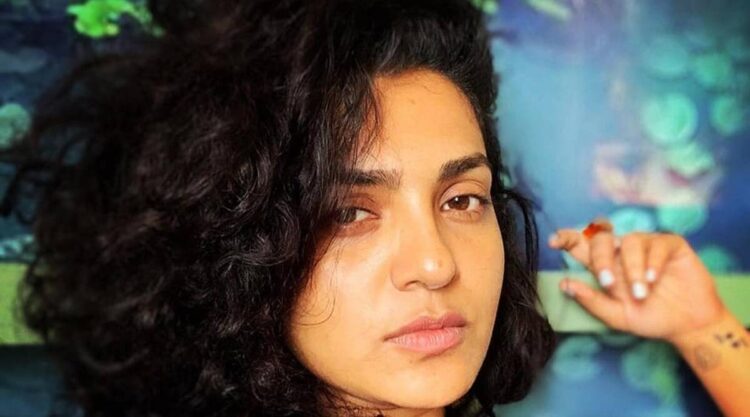 സോഷ്യല് മീഡിയയില് വരുന്ന ചില കമന്റുകളെ കുറിച്ച് പാര്വതി തിരുവോത്ത്