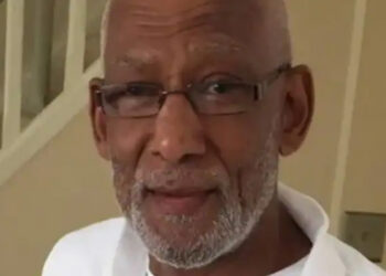 അവളെ ഒഴിഞ്ഞ മുറിയിലേക്ക് വിളിപ്പിച്ചു ; തുടർന്ന് വസ്ത്രങ്ങൾ അഴിക്കാൻ പറഞ്ഞു; പീഡനത്തിനൊടുവിൽ അവൾ ഗർഭിണിയായി; കുഞ്ഞായിരുന്നപ്പോൾ അമ്മയെ ബലാത്സംഗം ചെയ്ത അച്ഛനെ തേടിപ്പിടിച്ച് നിയമത്തിന് മുന്നിൽ കൊണ്ടുവന്നു ശിക്ഷ വാങ്ങി നൽകിയ പെൺകുട്ടിയുടെ കഥ