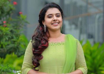 ഇസ്രായേലിൽ മലയാളി പെൺകുട്ടി മരിച്ചപ്പോൾ നാവിൽ ആണി രോഗം ആയിരുന്നോ? എന്ന് ചോദ്യം, മനസ്സിന്റെ തോന്നലുകളെ മാത്രമേ പിന്തുടരാറുള്ളൂവെന്ന് സിത്താര കൃഷ്ണകുമാർ