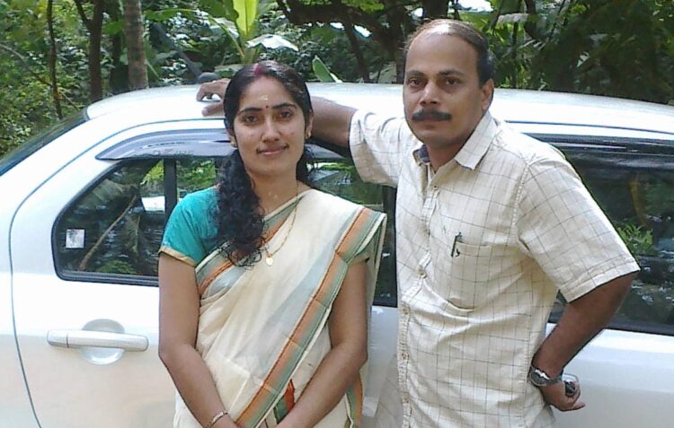 ഞാനാ ശരീരം നോക്കിയിരുന്നു. കൊണ്ടുപോവാൻ നേരമായി.. അവസാനത്തെ ഉമ്മ.. ആ നിമിഷം എനിക്കു തോന്നി..  എനിക്കു മാഷിന്റെ ഒരു കുട്ടിയെ വേണം…