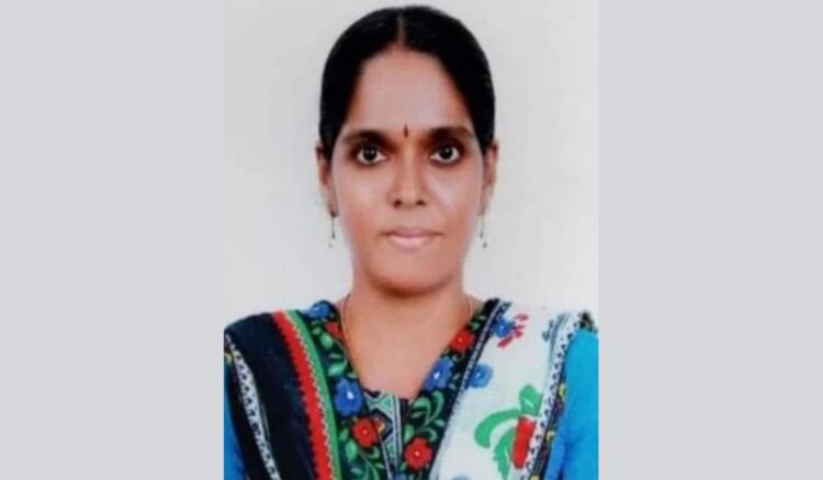 വിദ്യാഭ്യാസം ഉണ്ടാകുകയില്ലെന്ന് വിധിയെഴുതിയ ജാതകം വലിച്ചു കീറി അമ്പിളി നടന്നു കയറിയത് ഡോക്ടറേറ്റിലേക്ക്; ഇസ്തിരി ഇടല്‍ ജോലി ചെയ്ത് ഡോക്ടറേറ്റ് സ്വന്തമാക്കി