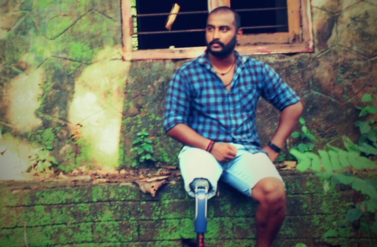 ആ കാമുകി കൂട്ടിനു വന്നത് കൊണ്ട് എന്റെ ജീവിതം മാറി മറിഞ്ഞു. ആദ്യത്തെ പ്രാവിശ്യം അവൾ വന്നപ്പോൾ പിടിച്ചു നിന്ന എന്നെ മൂന്നാമത്തെ പ്രാവശ്യം പൂർണമായും അവൾ കീഴടക്കി. ഒരു കാല് നഷ്ടപ്പെട്ടു എന്നല്ലാതെ  എന്നെ തോല്പിക്കാനോ തകർക്കുവാനോ അവൾക്ക് കഴിഞ്ഞിട്ടില്ല