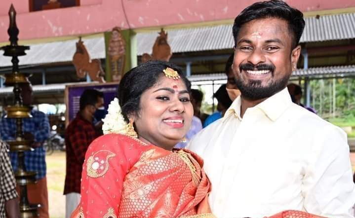 14 വർഷമായി ശരീരം തളർന്ന വിനീത ഇനി സുബ്രഹ്മണ്യന്റെ ജീവിതസഖി. വിനീതക്കും സുബ്രഹ്മണ്യനും ആശിർവാദമേകി ഒരു നാട്