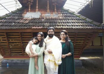 ആദ്യാക്ഷരം കുറിക്കുന്ന മഹാലക്ഷ്മിയുടെ ചിത്രങ്ങള്‍ പങ്കുവച്ച് ദിലീപ്