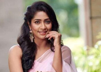 നന്ദനം എന്ന ചിത്രത്തിലെ ബാലമണി എന്ന കഥാപാത്രത്തിലൂടെ  ശ്രദ്ധിക്കപ്പെട്ടത് മലയാളികളുടെ പ്രിയ നടി;   നവ്യ നായർ സിനിമയിലേക്ക് തിരിച്ചുവരികയാണ്