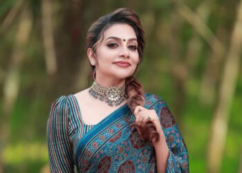 സാരിയിൽ അതീവ സുന്ദരിയായി റിമി ടോമി