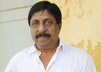 വീടു വിട്ടു ഇറങ്ങേണ്ട സാഹചര്യം ഉണ്ടായിരുന്നു. മറ്റൊരു വഴിയും ഉണ്ടായിരുന്നില്ല. പിന്നീട് ഒരു വാടകവീട് സംഘടിപ്പിച്ചു. വർഷങ്ങൾക്കിപ്പുറം ആ വീട് സ്വന്തമാക്കി. കഥ വിവരിച്ച് ശ്രീനിവാസൻ