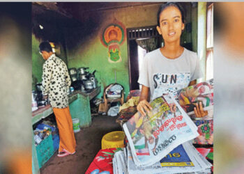 പത്രവിതരണം, ലൈബ്രേറിയൻ, ട്യൂഷനെടുക്കൽ; ജീവിതം മുന്നോട്ട് നീക്കാൻ ഒറ്റമുറി വീട്ടിൽ നിന്നും മേഘ