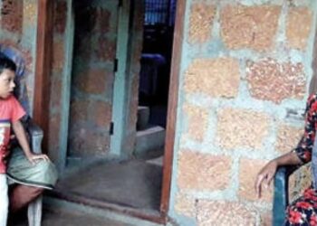 ഭർത്താവിന് നട്ടെലിനു ക്യാൻസർ; ഭാര്യക്ക് ബ്രെയിൻ ടൂമർ ;രോഗത്തോട് പടപൊരുതുമ്പോള്‍ ബാങ്കിന്റെ വക   ജപ്തിയും! മൂന്ന് വയസുകാരന്‍ മകനുമായി കണ്ണീരോടെ ഒരു കുടുംബം