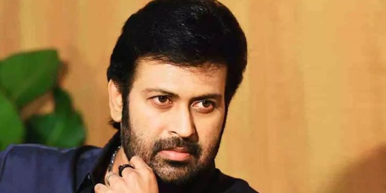 ‘ഒരു പെണ്കുഞ്ഞിനെ നീ എങ്ങിനെ പോറ്റി വളര്ത്തും, നീ ഒരു വിവാഹം കഴിയ്ക്കണം’: ആവലാതികള് പറഞ്ഞ് മൂന്നാംദിനം അമ്മ പോയി; അമ്മയുടെ ഓര്മ്മകള് പങ്കുവച്ച് മനോജ് കെ ജയന്