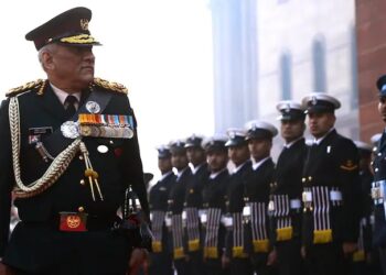 സിഡിഎസ് സ്ഥാനം വഹിക്കുന്ന ഇന്ത്യൻ സായുധ സേനയിലെ ആദ്യ ഉദ്യോഗസ്ഥൻ, ഗൂർഖ റെജിമെന്റിൽ നിന്ന് കരസേനാ മേധാവിയാകുന്ന നാലാമൻ; എൻഡിഎയിൽ നിന്ന് ഇന്ത്യയുടെ ഉന്നത സൈനിക ഉദ്യോഗസ്ഥനിലേക്കുള്ള യാത്ര ഇങ്ങനെ