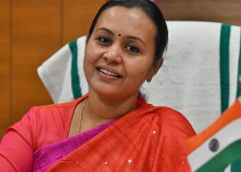 മെഡിക്കല്‍ കോളേജുകളുടെ സുരക്ഷ വര്‍ധിപ്പിക്കണം; ജീവനക്കാര്‍ക്ക് ഐഡി കാര്‍ഡ് നിര്‍ബന്ധമാക്കണമെന്ന് ആരോഗ്യമന്ത്രി