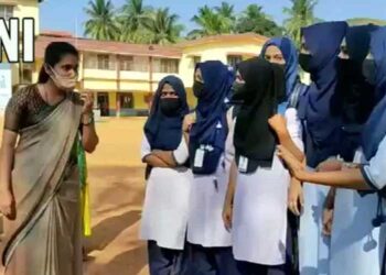 കര്‍ണാടകയിലെ കൂടുതല്‍ കോളേജുകളില്‍ ഹിജാബ് നിരോധിക്കാന്‍ നീക്കം