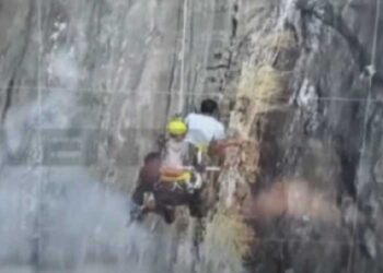 അവന്‍ വരാനായാണ് എല്ലാവരും കാത്തിരിക്കുന്നത്; പ്രതീക്ഷയോടെ മലമ്പുഴ മലയില്‍ കുടുങ്ങിയ ബാബുവിന്റെ സുഹൃത്തുക്കള്‍