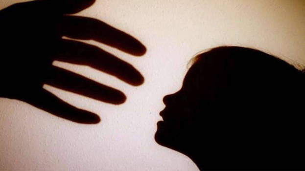 രണ്ടര വയസുകാരി മര്ദനത്തിന് ഇരയായതില് ദുരൂഹത; ഒന്നും വിട്ടുപറയാതെ കുടുംബം, ദുരൂഹതകള് ഏറിയെന്ന് പൊലീസ്