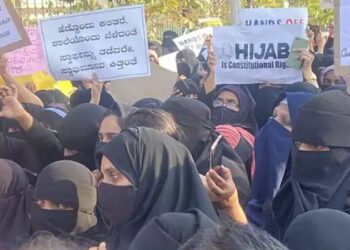 ഹിജാബ് വിഷയത്തില്‍ നിര്‍ണായക ദിനം; ഹൈക്കോടതിയുടെ വിശാല ബെഞ്ച് ഇന്ന് വാദം കേള്‍ക്കും, വിഷയം പാര്‍ലമെന്റില്‍ ഉന്നയിക്കാന്‍ പ്രതിപക്ഷം